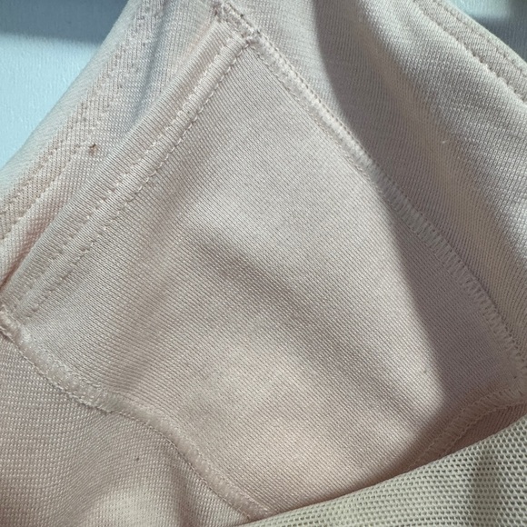 Lululemon Run: Hook Me Up Bra Pink - Picture 9 of 10